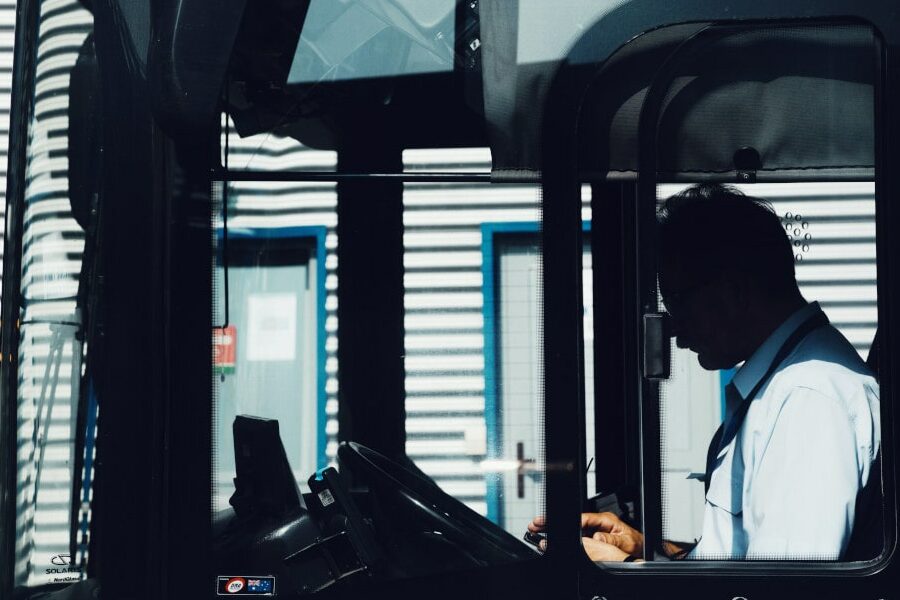Bewerbung als Busfahrer: Kostenlose Muster & Tipps zur Online-Bewerbung